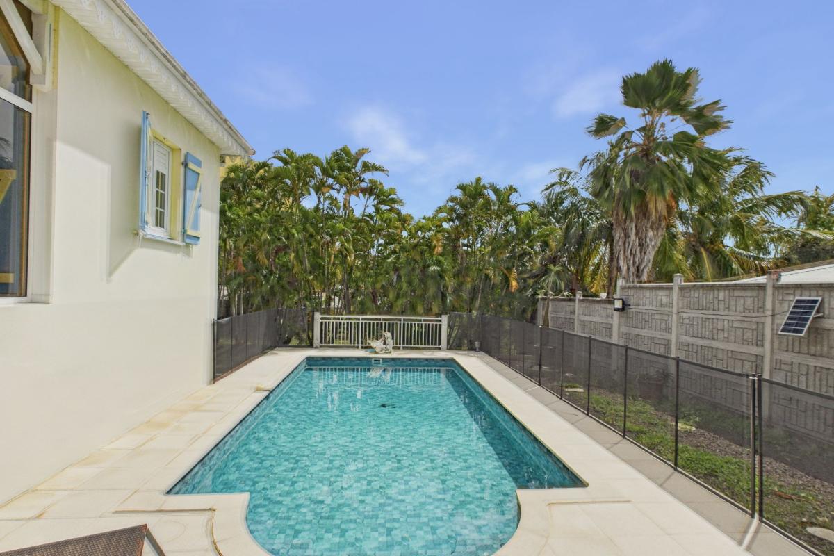 location villa 6 personnes  - piscine vue de hauteur